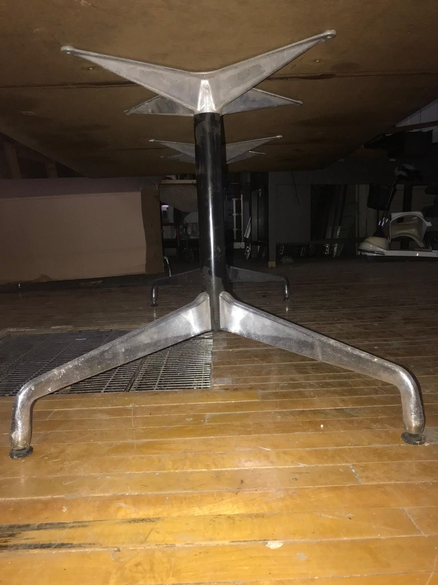 test HERMAN MILLER TABLE CONFERENCE