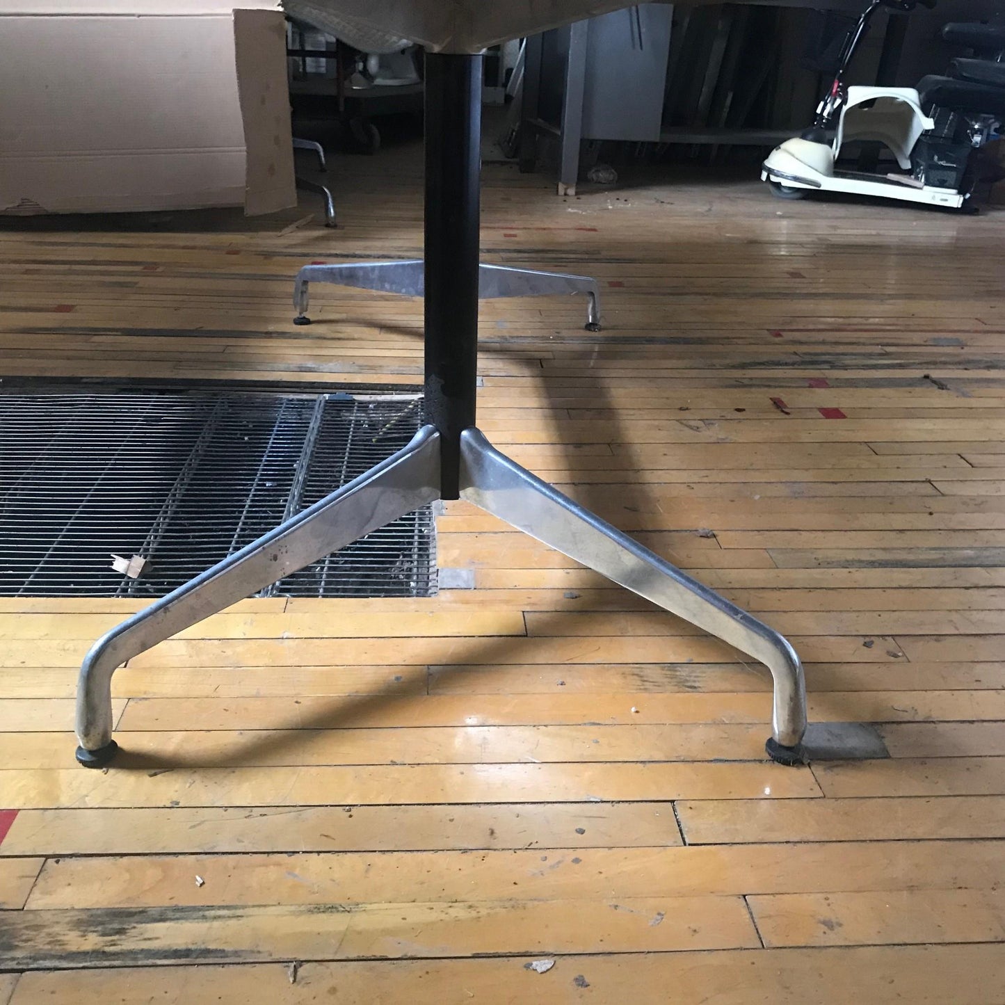 test HERMAN MILLER TABLE CONFERENCE