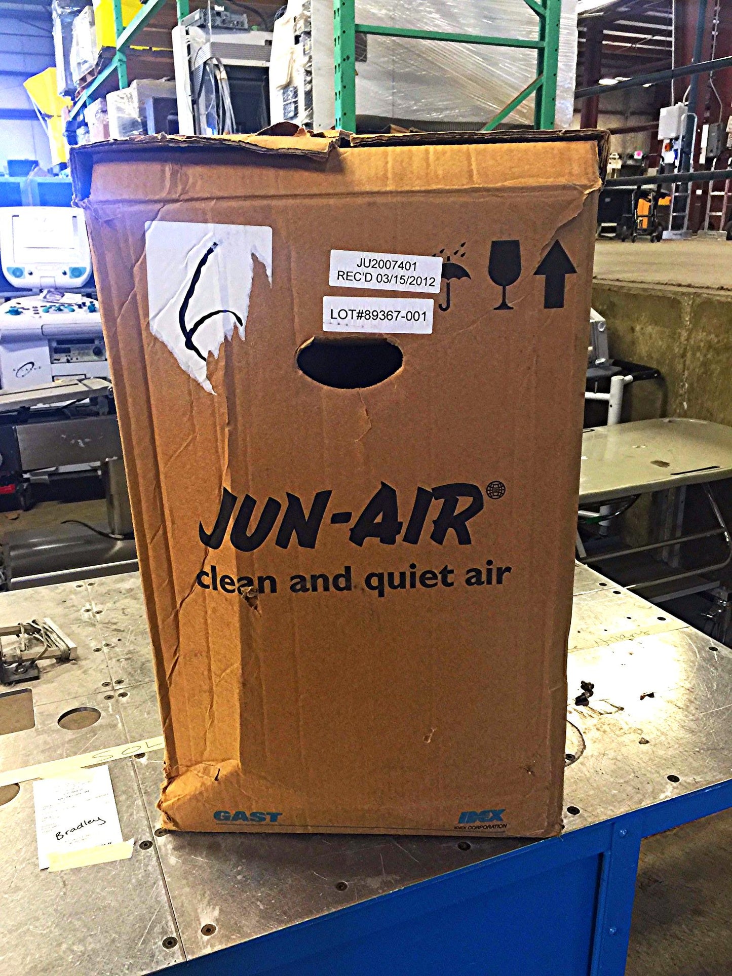 GAST JUN-AIR OF302 COMPRESSOR 25L DENTAL MEDICAL INDUSTRIAL MANUAL NORGREN REGUL