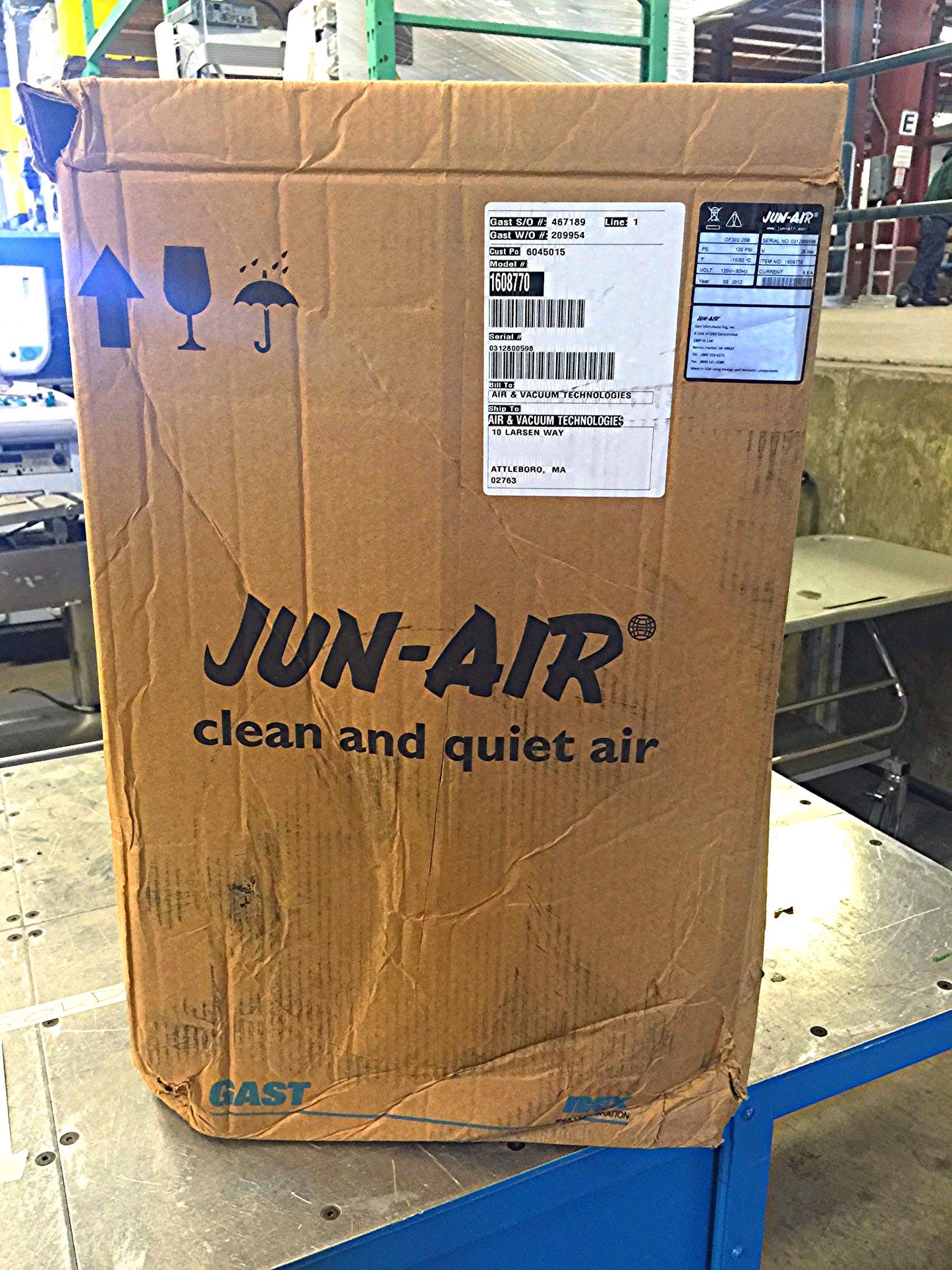 GAST JUN-AIR OF302 COMPRESSOR 25L DENTAL MEDICAL INDUSTRIAL MANUAL NORGREN REGUL