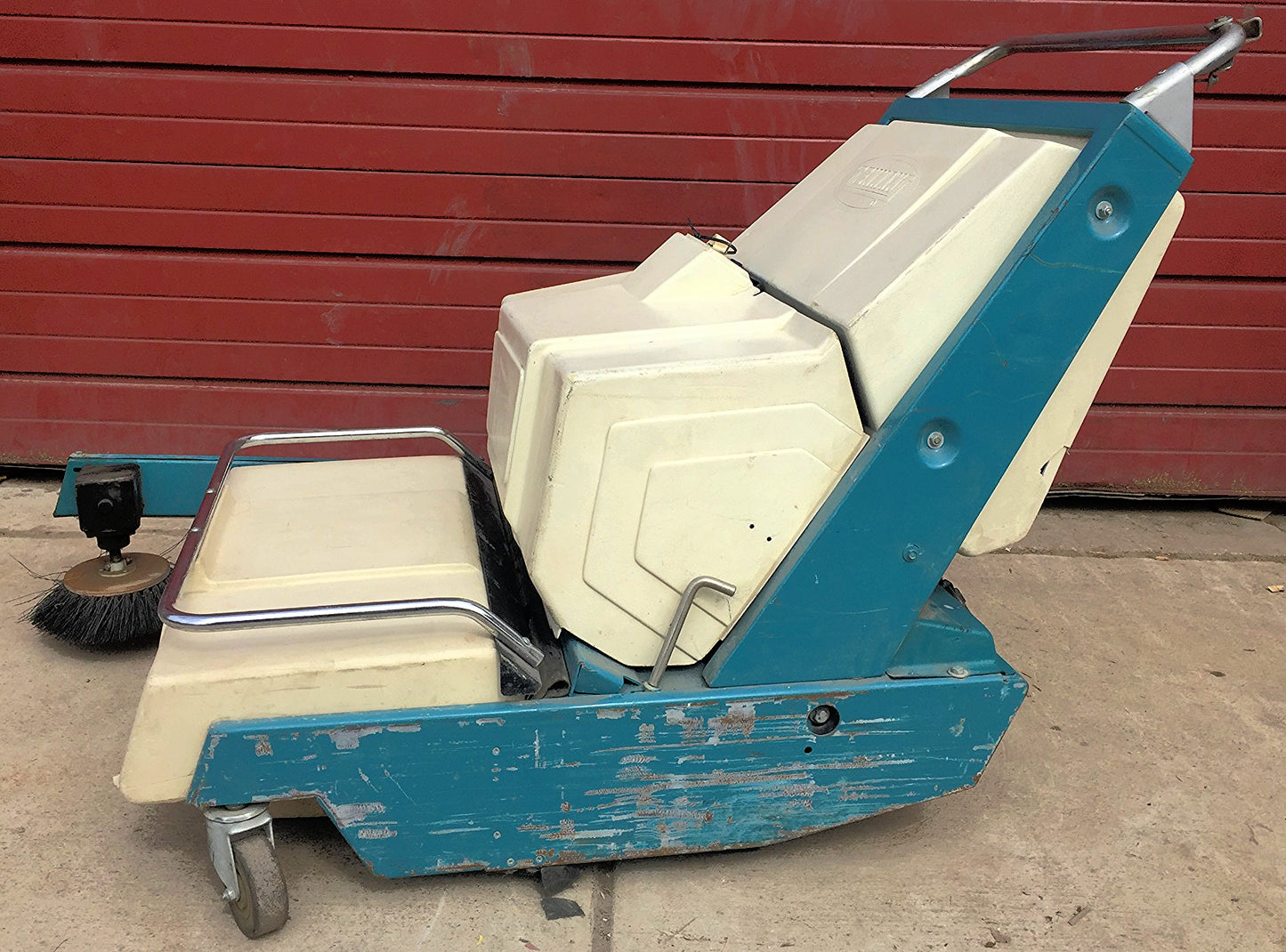 TENNANT 140-E NOBLES SCOUT 37B WALK BEHIND AUTO POWER SWEEPER WATCHVIDEOFREESHIP