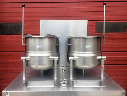 SOUTHBEND GMT-10S-10 TWO 10 QUART KETTLE GAS STEAMER BOILER TILT JACKET STEAM