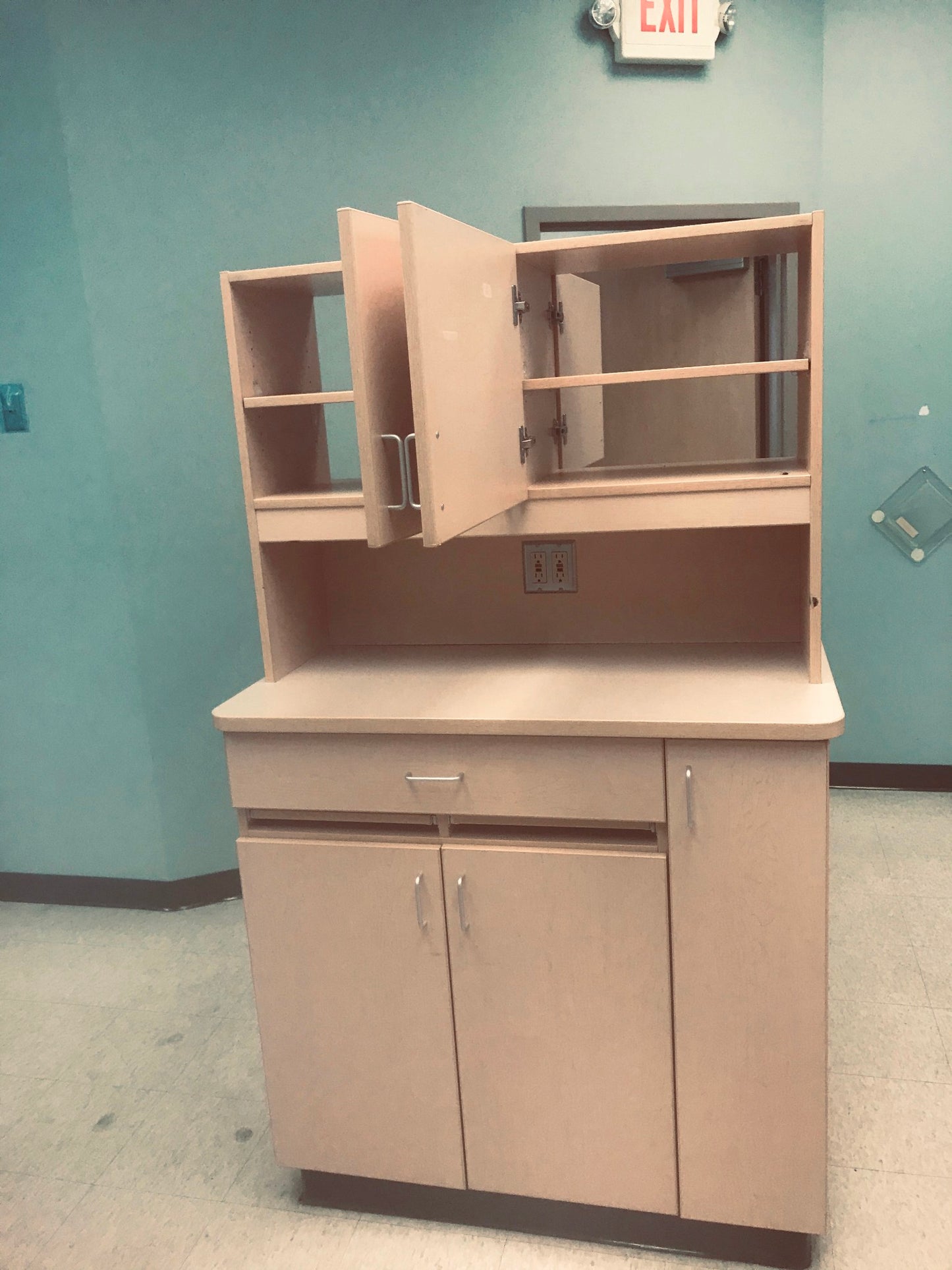 LOT OF SINK LAB DENTAL CLINIC HOSPITAL FURNITURE CABINETRY FREE SHIP WATCH VIDEO