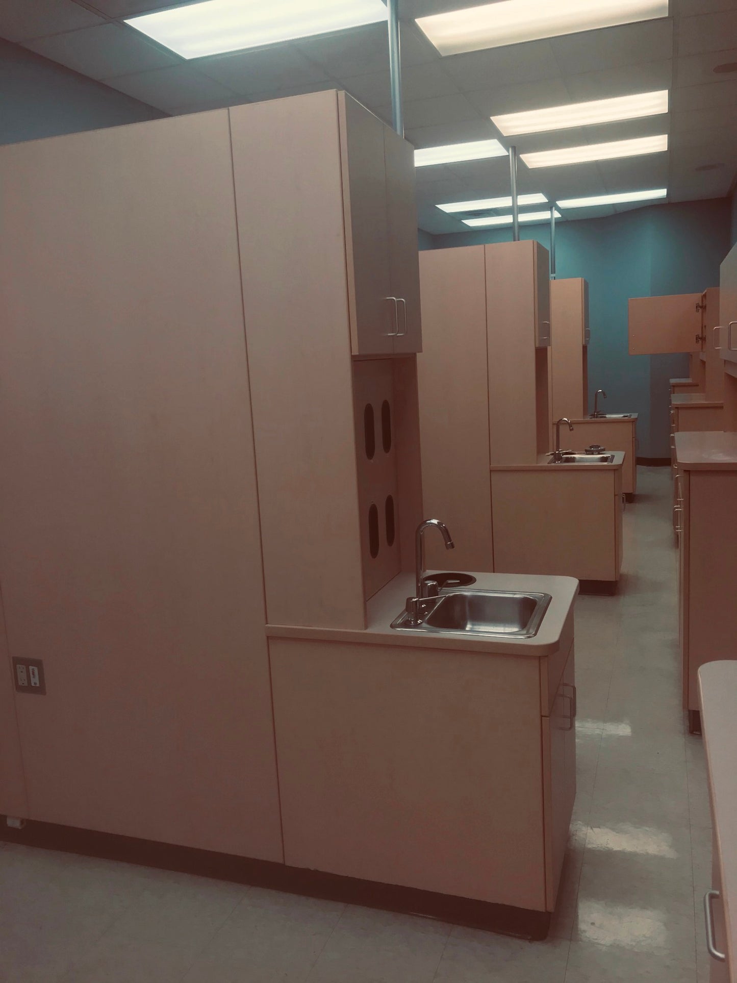 LOT OF SINK LAB DENTAL CLINIC HOSPITAL FURNITURE CABINETRY FREE SHIP WATCH VIDEO