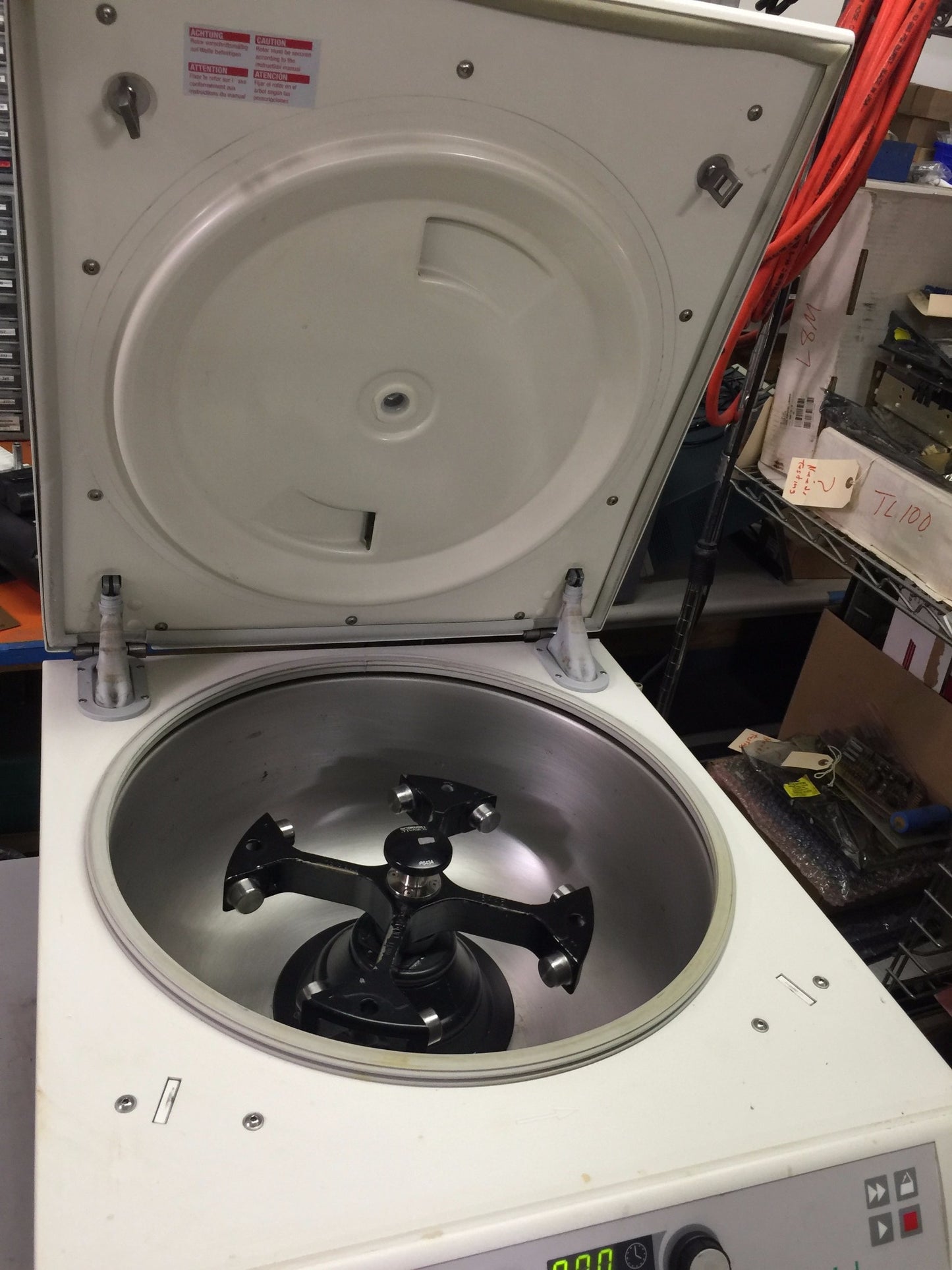 SORVAL LEGEND HAREAUS CENTRIFUGE WITH ROTOR