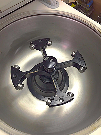 SORVAL LEGEND HAREAUS CENTRIFUGE WITH ROTOR