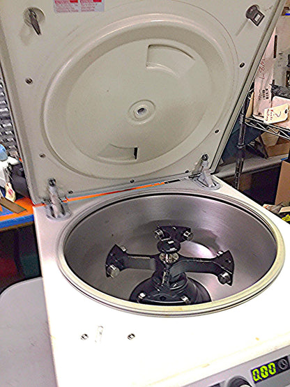 SORVAL LEGEND HAREAUS CENTRIFUGE WITH ROTOR