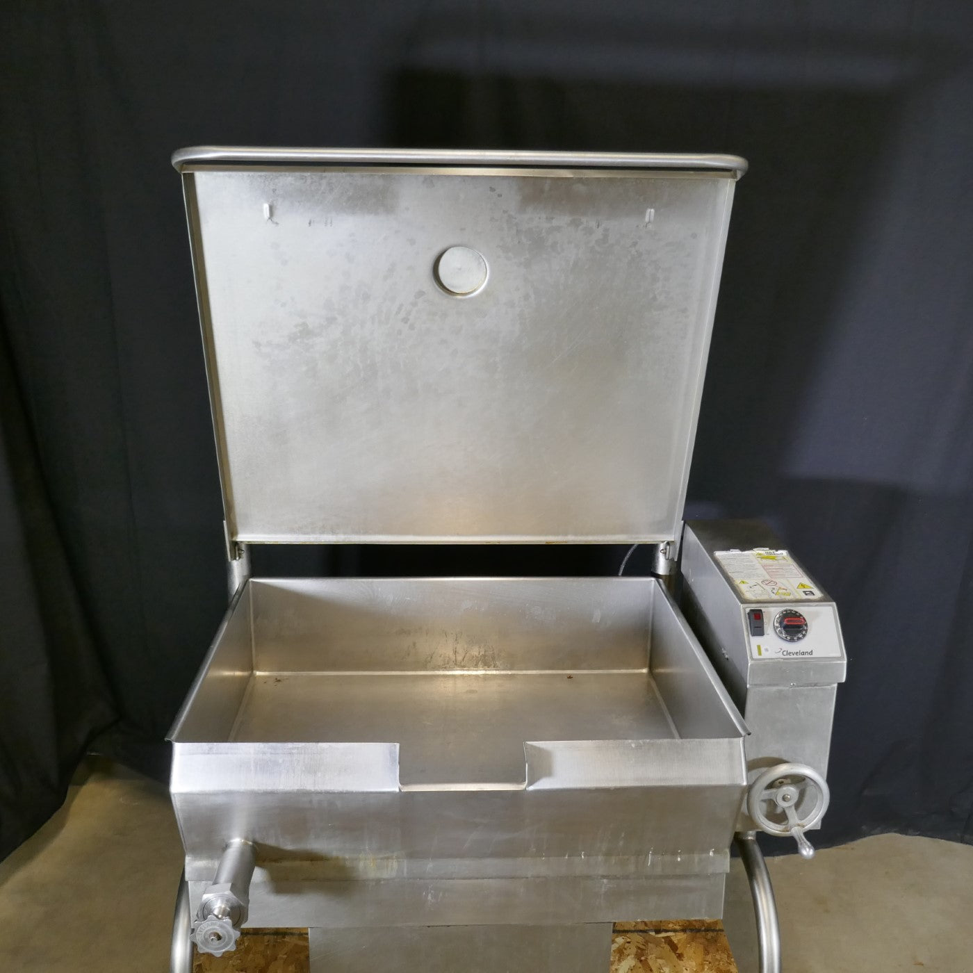 CLEVELAND SGL-40-T1 40 GALLON TILT SKILLET BRAISING PAN NATURAL GAS FREE SHIP