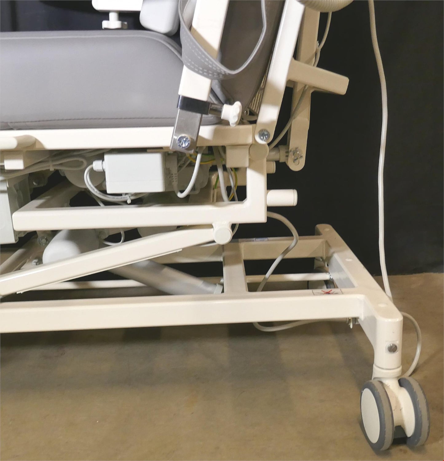 DIGITERM® COMFORT-4 ECO RECLINER ELECTRIC DIALYSIS MEDICAL CHAIR WATCH VIDEO