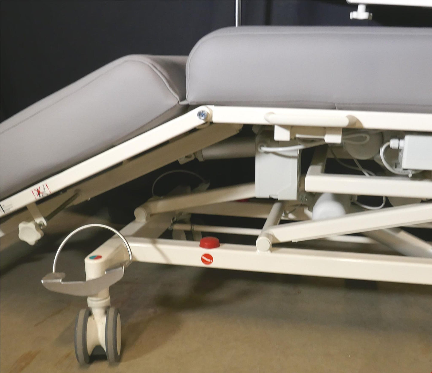 DIGITERM® COMFORT-4 ECO RECLINER ELECTRIC DIALYSIS MEDICAL CHAIR WATCH VIDEO