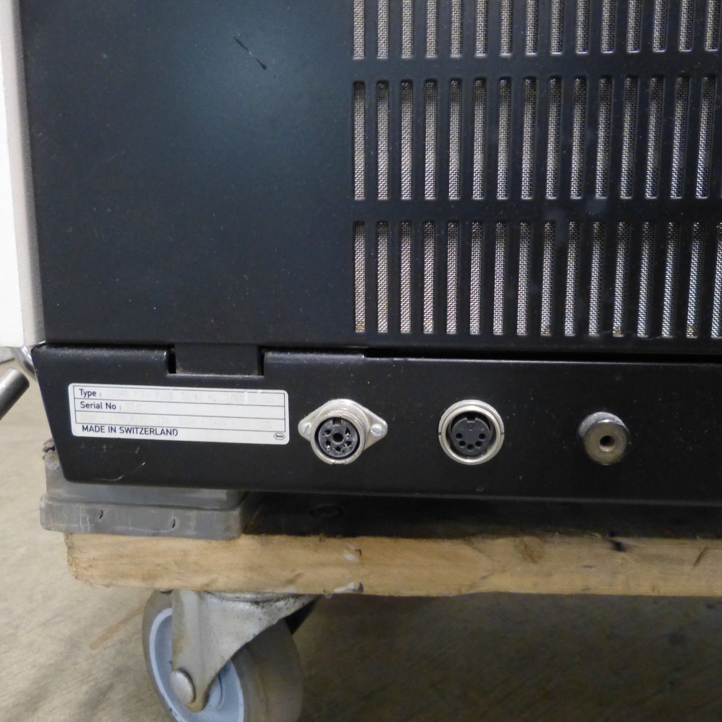 ROCHE COBAS MIRA PLUS CHEMICAL ANALYZER + BONUS CONSUMABLES WATCH VIDEO FREESHI