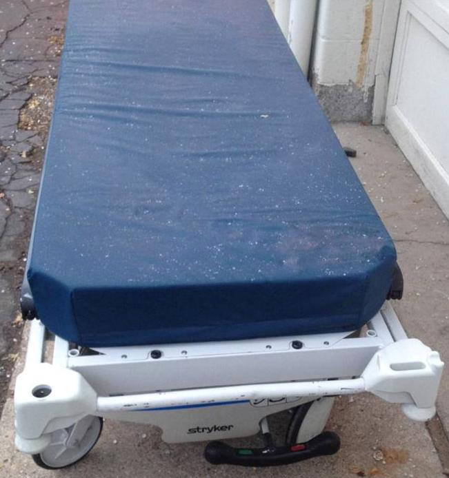 STRYKER 721 GLIDEAWAY HOSPITAL EMERGENCY TRANSPORT GURNEY STRETCHER