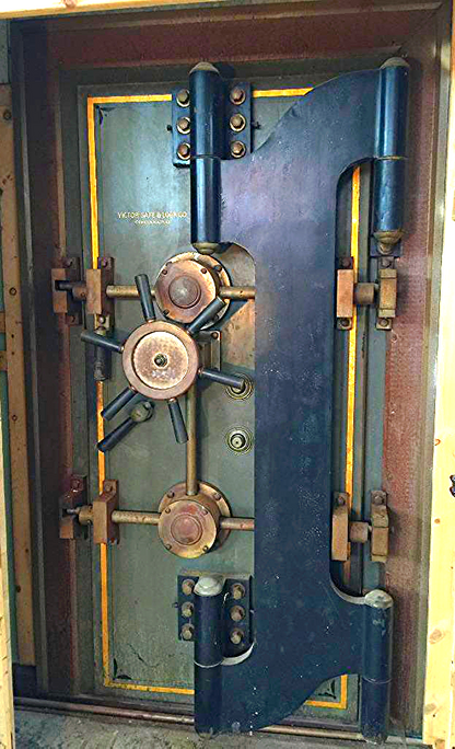 Unique & Rare VICTOR SAFE & LOCK COMPANY VAULT fromthe1800's WATCH VIDEO WORKING