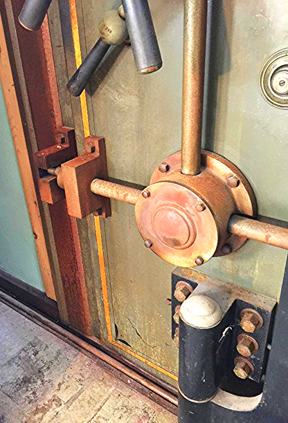 Unique & Rare VICTOR SAFE & LOCK COMPANY VAULT fromthe1800's WATCH VIDEO WORKING