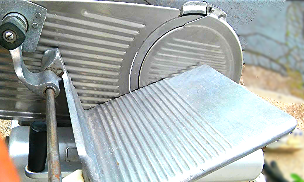HOBART MODEL 1612 DELI MEAT SLICER with SHARPENER READY TO SLICE - WATCH VIDEO!!