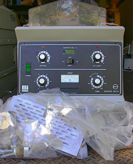 LAB-LINE 3540 ORBITAL SHAKER & GABLE COVER DIGITAL PLUS EXTRAS WONDERFUL CONDITI