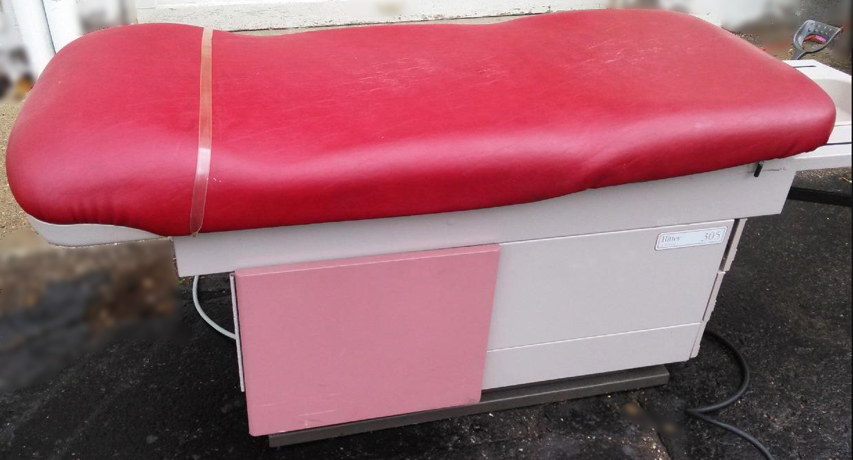 MIDMARK RITTER 305 HILO POWER PATIENT EXAM TABLE GYNECOLOGY MEDICAL WELCH ALLYN