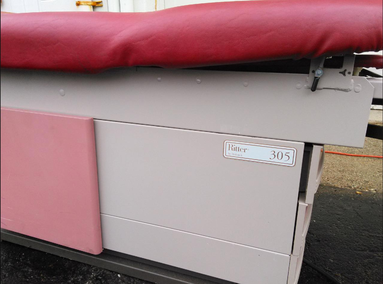 MIDMARK RITTER 305 HILO POWER PATIENT EXAM TABLE GYNECOLOGY MEDICAL WELCH ALLYN