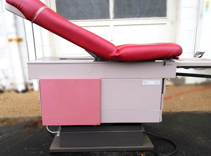 MIDMARK RITTER 305 HILO POWER PATIENT EXAM TABLE GYNECOLOGY MEDICAL WELCH ALLYN