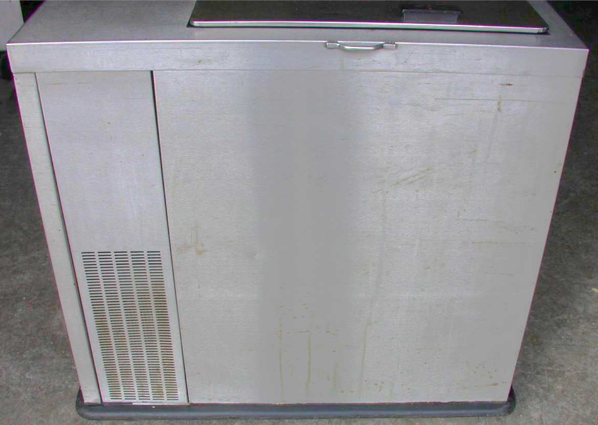 AP WYOTT MODEL FB-20M ST STEEL ICE CREAM DIP REFRIGERATOR FREEZER CASTERS FREESH