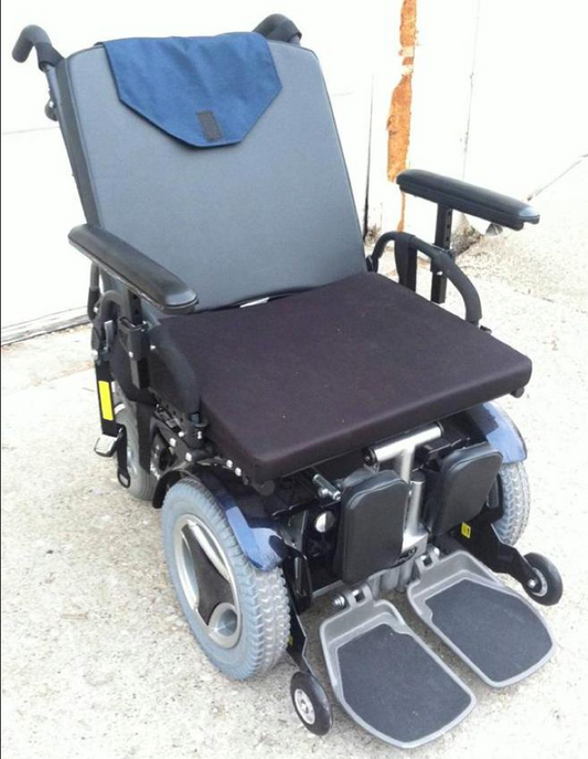 PERMOBIL C300 450lb CAPACITY MOBILITY POWER WHEELCHAIR LETUSKNOW FOR WHICH PARTS