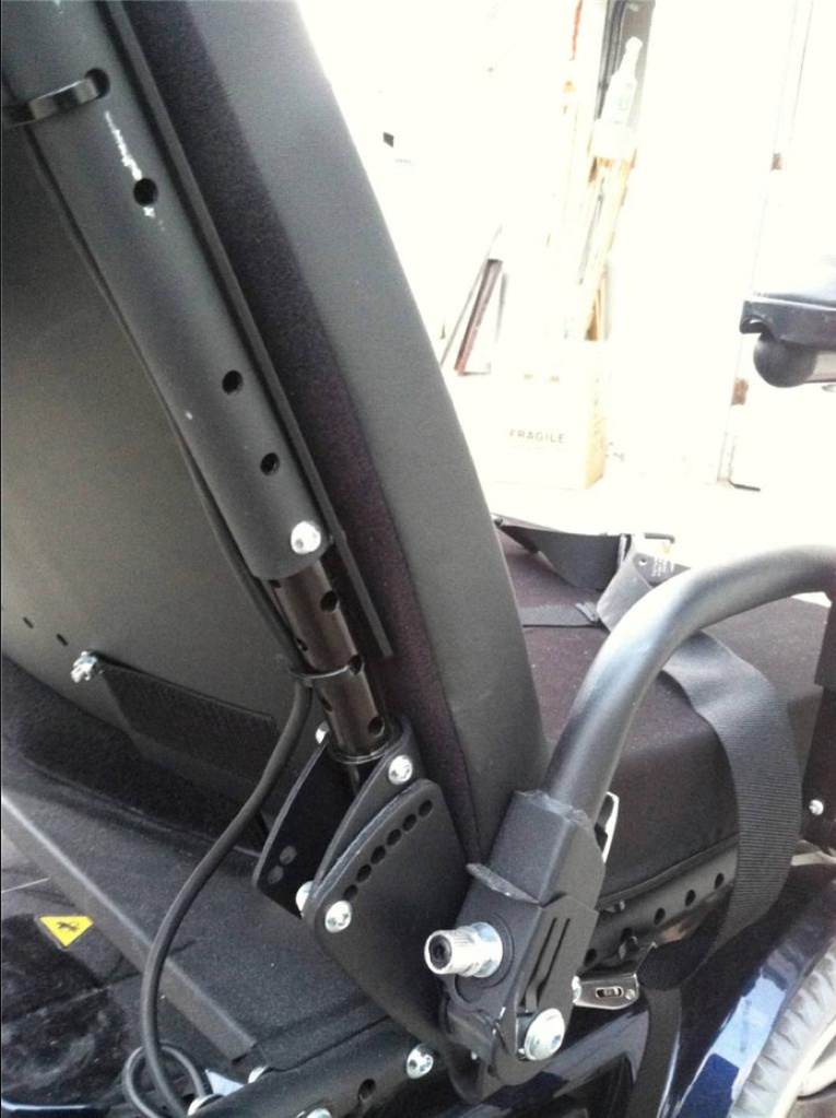 PERMOBIL C300 450lb CAPACITY MOBILITY POWER WHEELCHAIR LETUSKNOW FOR WHICH PARTS