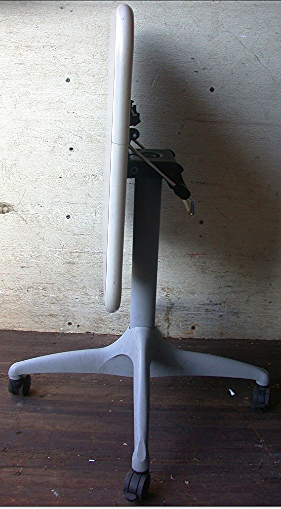 VECTA STEELCASE 30 x 30 FOLDING FLIP TABLE with METAL BASE & WHEELS