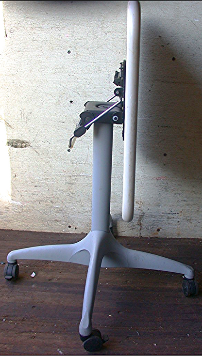 VECTA STEELCASE 30 x 30 FOLDING FLIP TABLE with METAL BASE & WHEELS