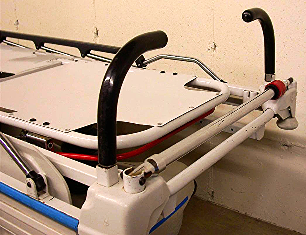 STRYKER 721 BIG WHEEL PAD GLIDEAW HOSPITAL EMERGENCY GURNEY BED STRETCHER OXYGEN