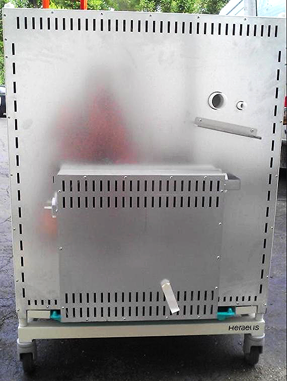 HERA CELL 240 CO2 INCUBATOR by HERAEUS with COPPER TRAYS on Wheels Cart