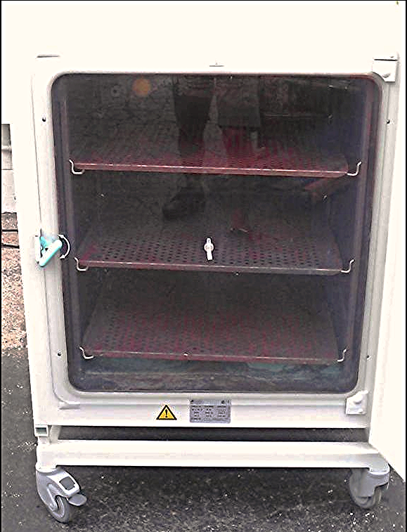 HERA CELL 240 CO2 INCUBATOR by HERAEUS with COPPER TRAYS on Wheels Cart