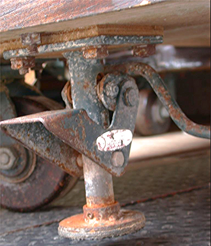 RARE COLSON INDUSTRIAL DESIGN OAK CART COFFEE TABLE 66x32x11 FOUR PHENOLIC WHEEL