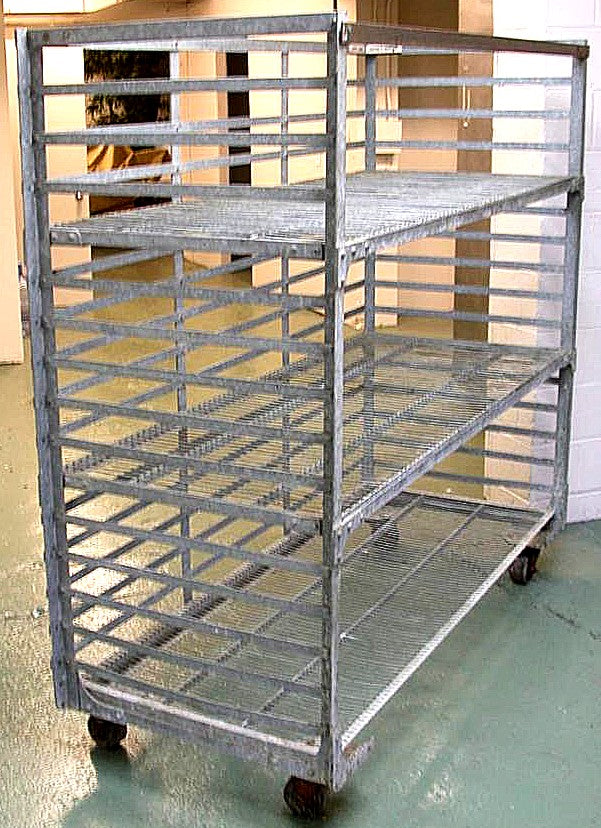 RARE INDUSTRIAL VINTAGE GALVANIZED STEAMPUNK BAKER RACK CART 3 SHELVES on Wheels