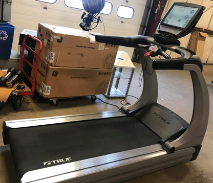 TRUE CS800 with TOTAL BODY TRAINING TOUCH SCREEN HEAVY DUTY TREADMILL WATCHVIDEO