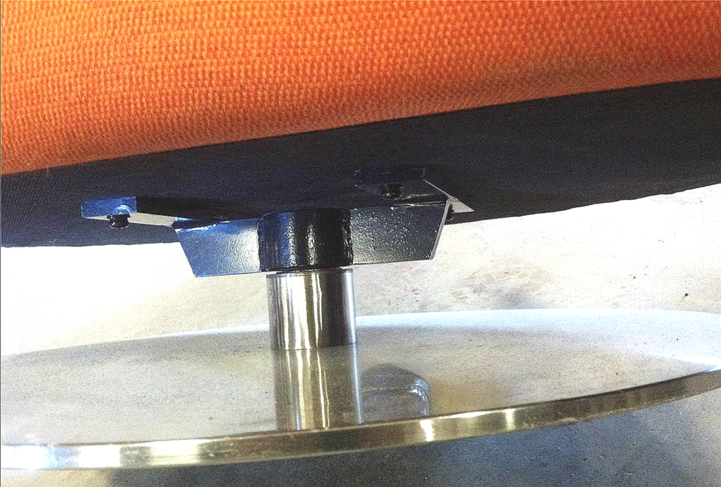 PAIR (2) OF DAUPHIN SWIVEL ORANGE or GREEN MODERN CONTEMPORARY FREE BUSINES SHIP