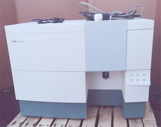BECTON DICKINSON FACSCALIBUR FLUORESCENCE ACTIVATED CELL SORTER 4 FLOW CYTOMETER