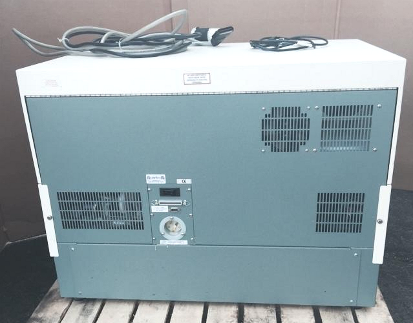 BECTON DICKINSON FACSCALIBUR FLUORESCENCE ACTIVATED CELL SORTER 4 FLOW CYTOMETER