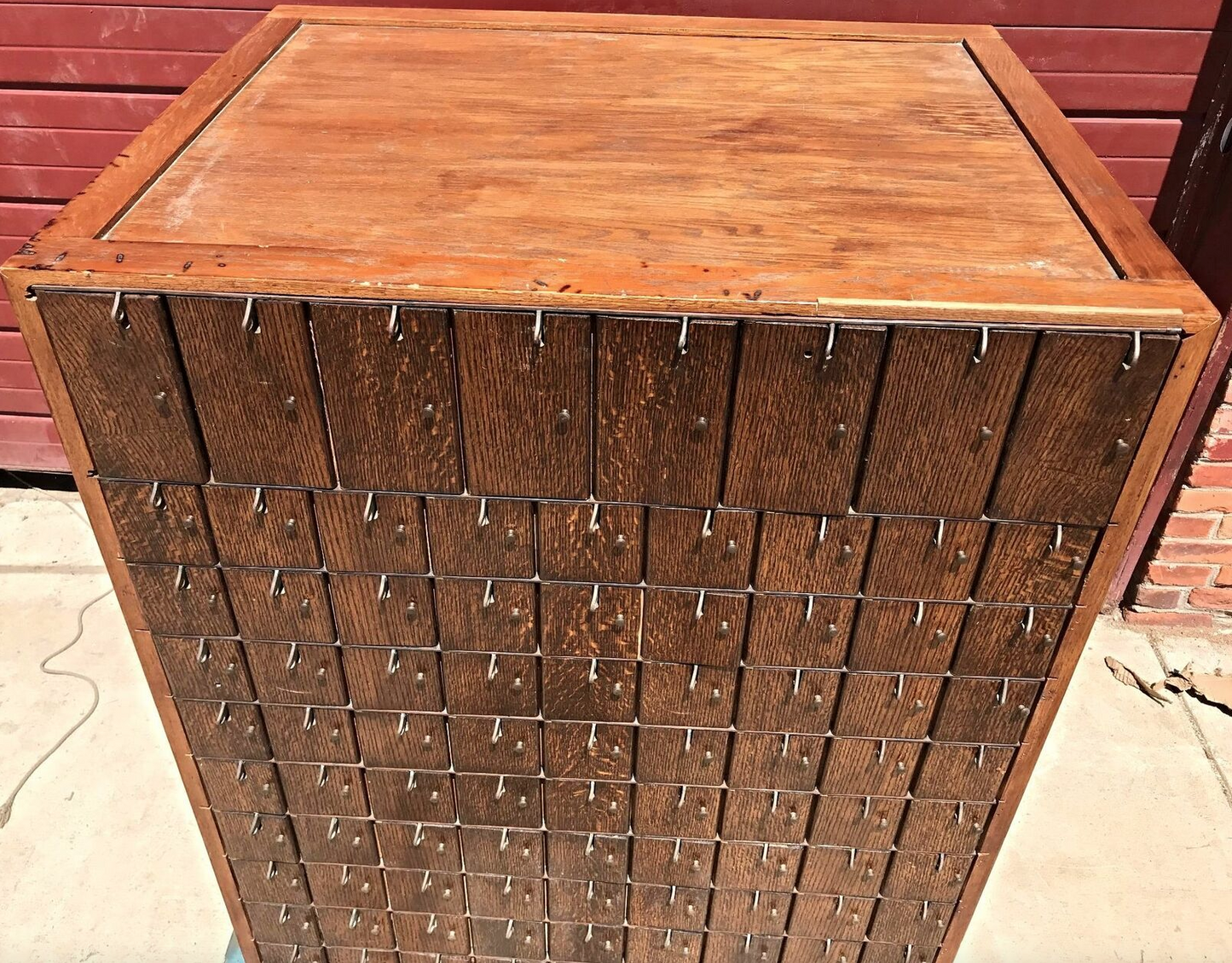 RARE 1950s VINTAGE 88 CUBICLE MAILBOX CABINET 53Hx 45Wx36D OAK Wine FREE SHIP