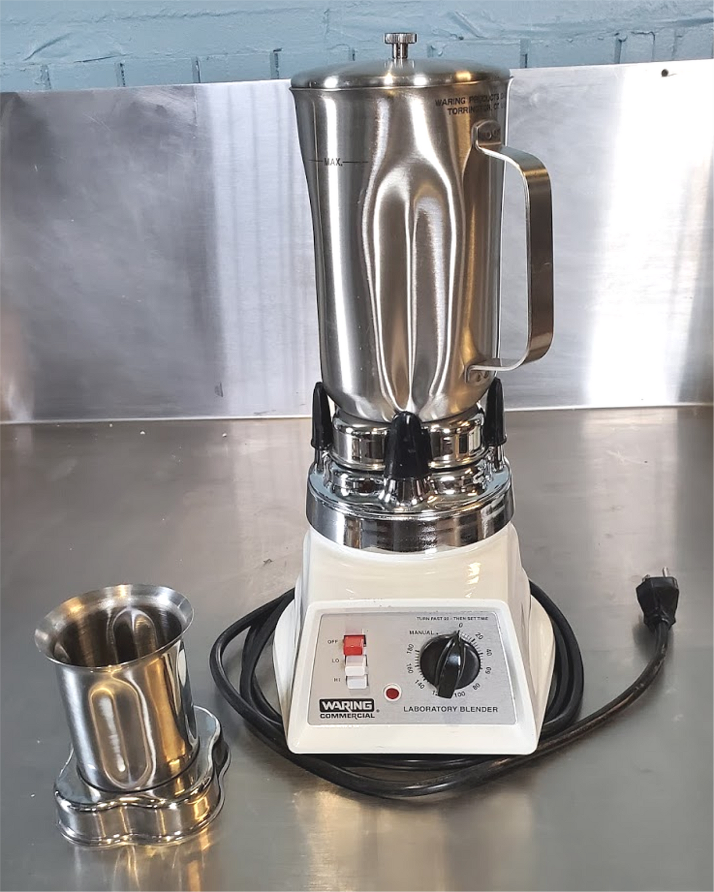 WARING 51BL30 COMMERCIAL BLENDER STAINLESS STEEL CONTAINER WATCH VIDEO FREE SHIP