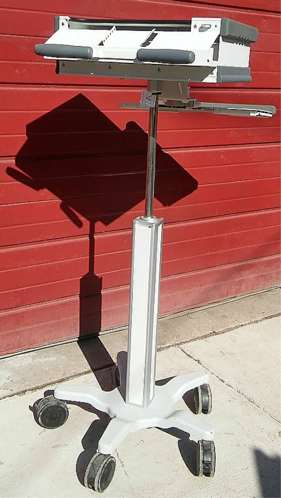 GCX INSTRUMENT VHRS VARIABLE HEIGHT ROLL STAND MEDICAL CART WORKSTATION FREESHIP