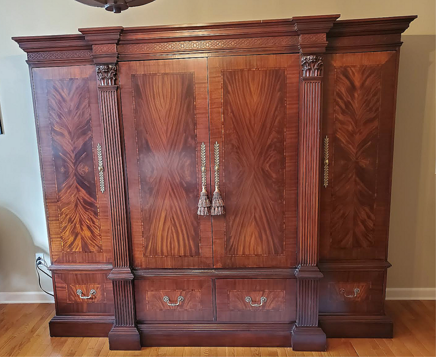 MAHOGANY ENTERTAINMENT CENTER FREE SHIP
