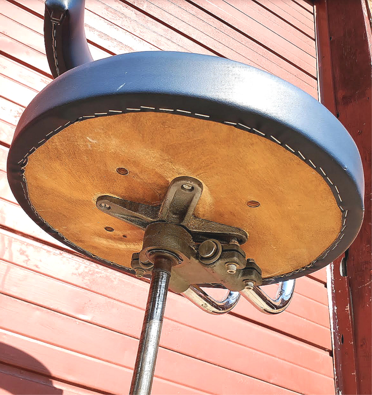 RARE ORIGINALVINTAGE RELIANCE MEDICAL DENTAL HOSPITAL TATOO VETERINARY LAB STOOL