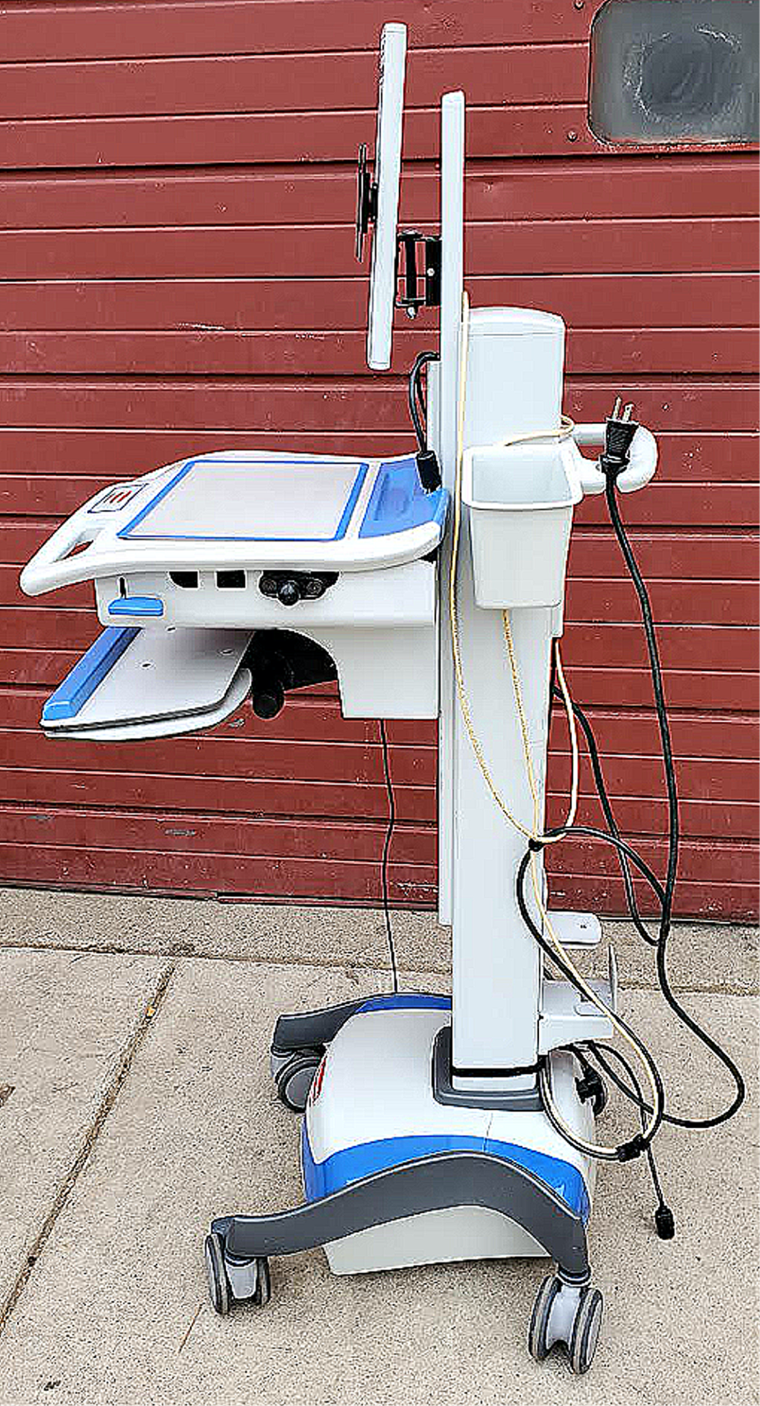 RUBBERMAID 4170097 ROLL STAND MEDICAL LAPTOP VARIABLE HEIGHT AC CART FREE SHIP