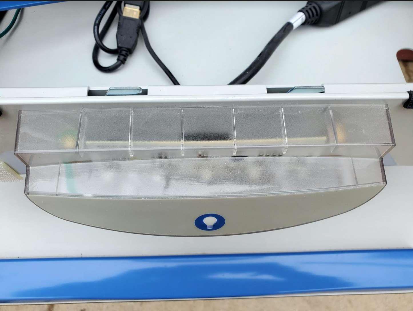 RUBBERMAID 1781127 ROLL STAND MEDICAL LAPTOP VARIABLE HEIGHT AC CART FREE SHIP