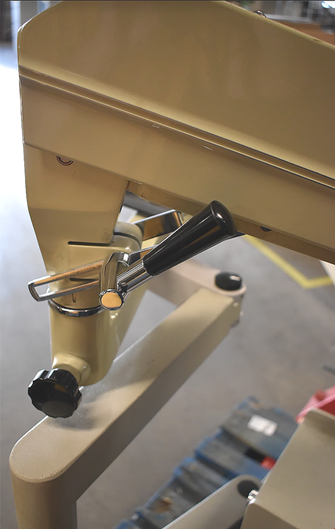 RELIANCE 7000HFC OPHTHALMOLOGIC POWER EXAM CHAIR & INSTRUMENT STAND WATCH VIDEO