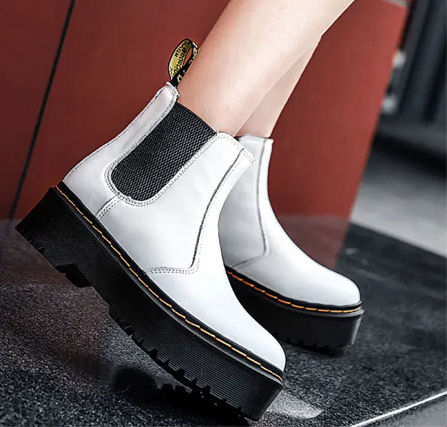 BRANDNEW IN BOX DR MARTENS 2976 QUAD CHELSEA BOOT WHITE WOMEN5/MEN4 FREEFASTSHIP