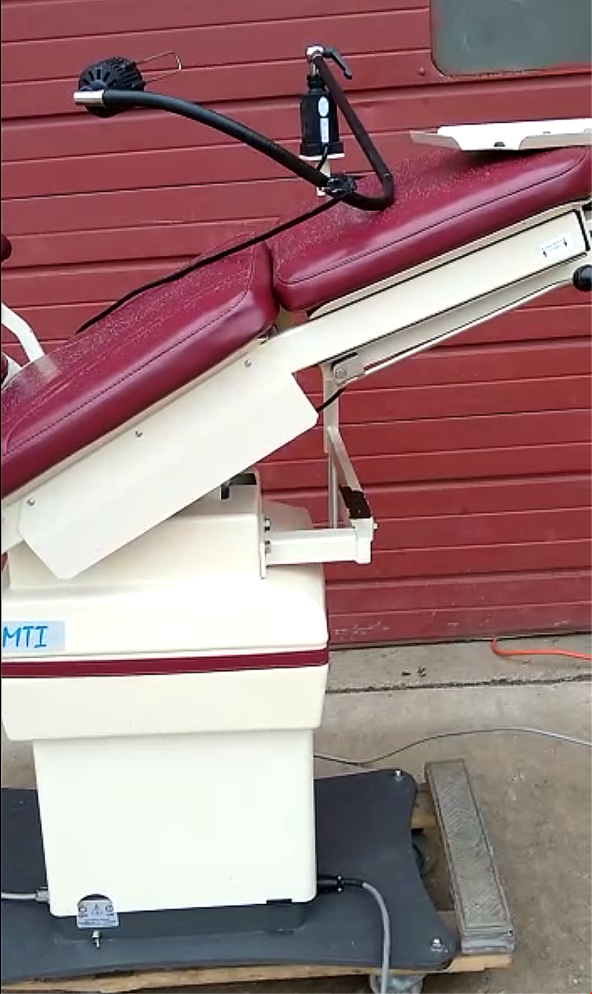 PERFECT NO FLAWS MTI POWER EXAM CHAIR 90-DAY-WARRANTY WATCH VIDEO FREE SHIPPING