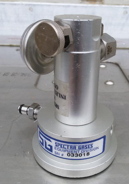 SPECTRA GASES GAS REGULATOR FLOW SHUT OFF CONTROL GAUGE VALVE 3000 Psi FREE SHIP