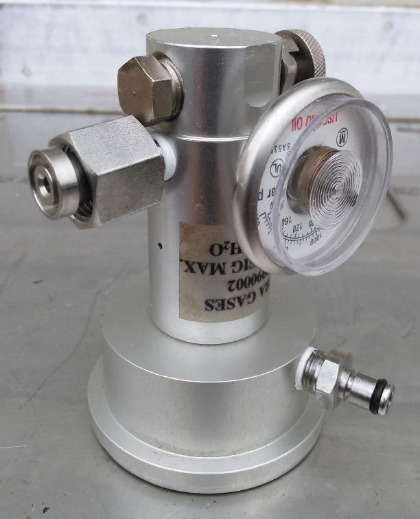 SPECTRA GASES GAS REGULATOR FLOW SHUT OFF CONTROL GAUGE VALVE 3000 Psi FREE SHIP