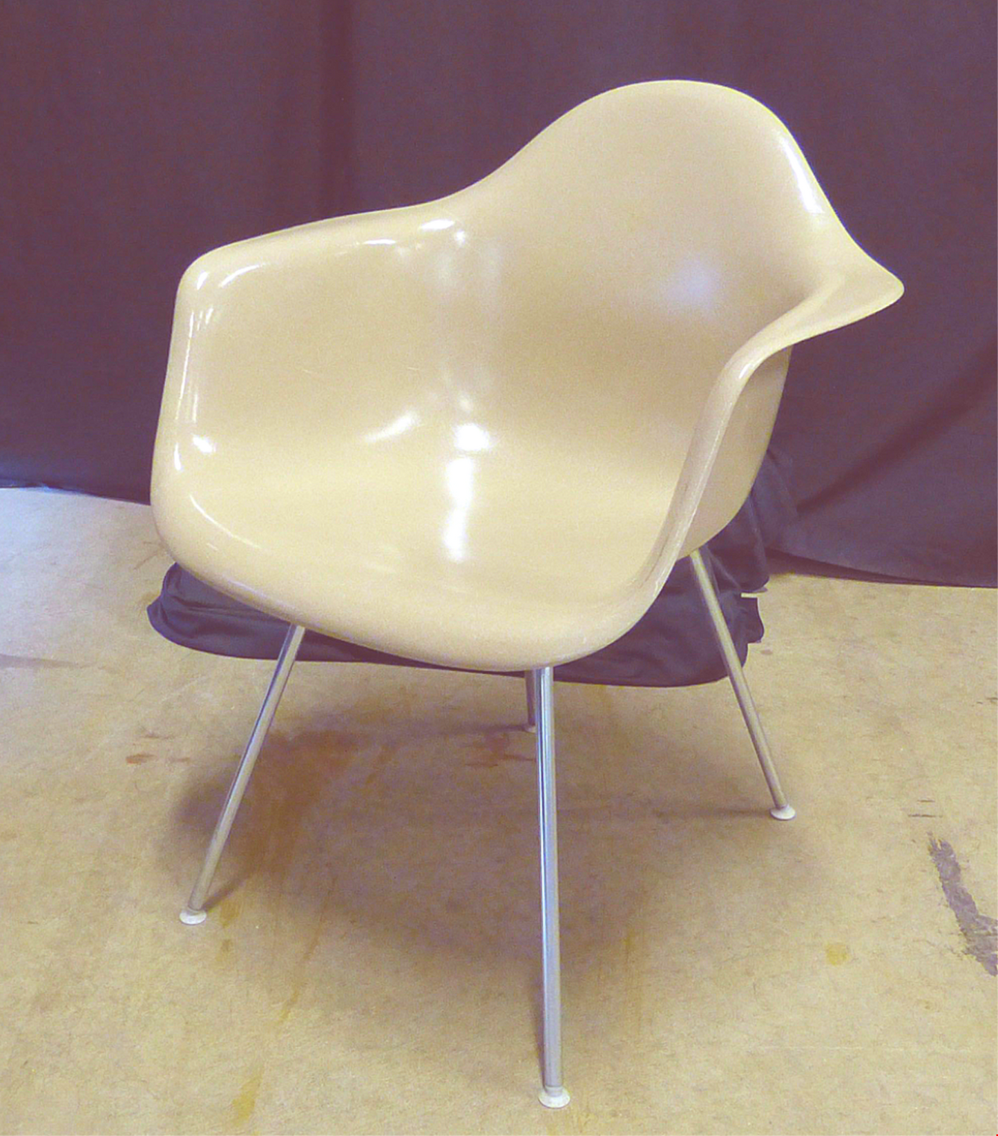 6 1980's VINTAGE CHARLES EAMES HERMAN MILLER FIBERGLASS SHELL ARMCHAIRS FREESHIP